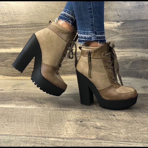 WOMEN LACE UP BOOTIES - Picture 3 of 8